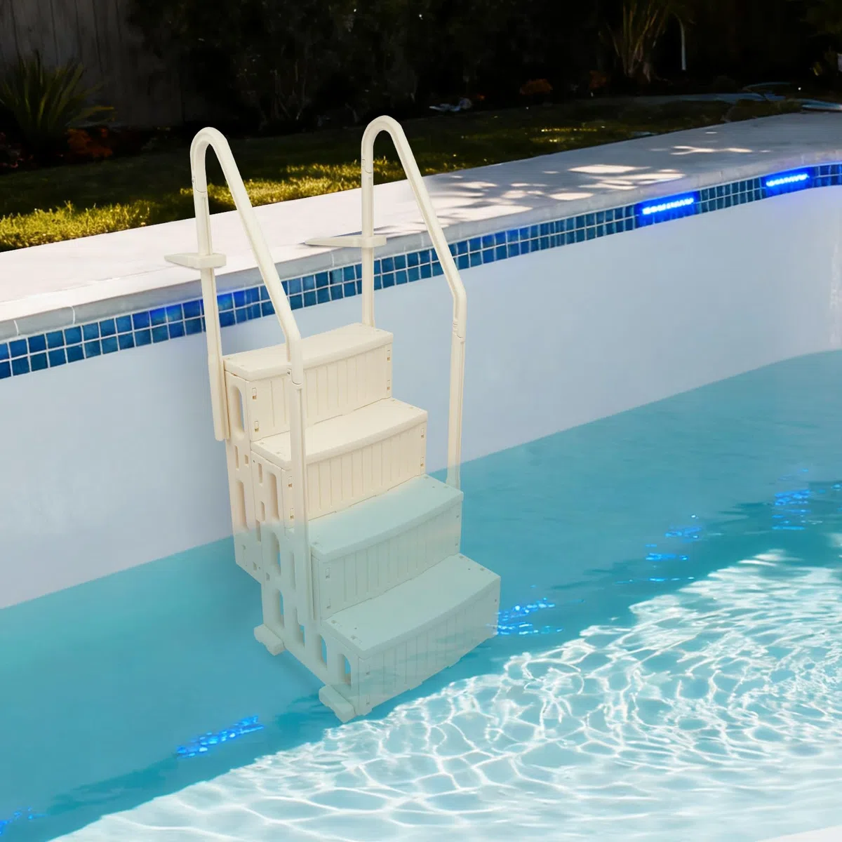 Échelle de piscine avec 2 mains courantes (hauteur réglable), capacité de charge de 181 kg, escalier de piscine en plastique antidérapant en polyéthylène haute densité pour piscines encastrées